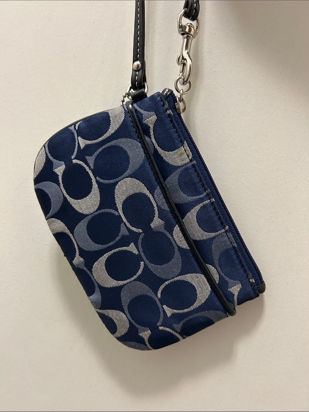 EUC / LIKE NEW Coach Signature Wristlet - blue with Black leather - clean - Picture 6 of 10